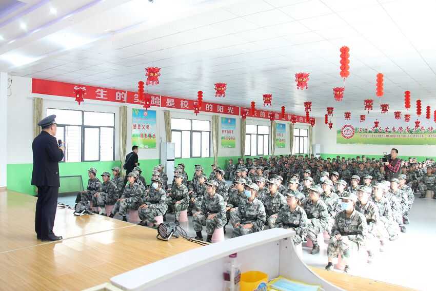 青春期孩子厌学,收叛逆孩子学校